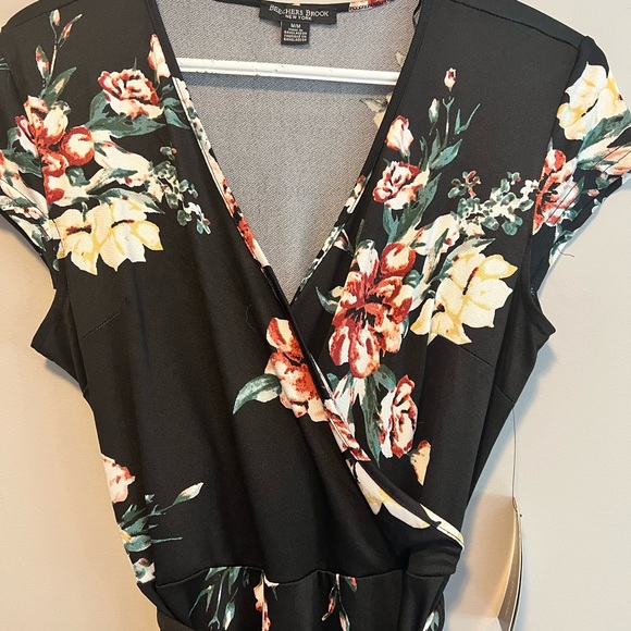 Summer dress with sweeping edge - Picture 2 of 6